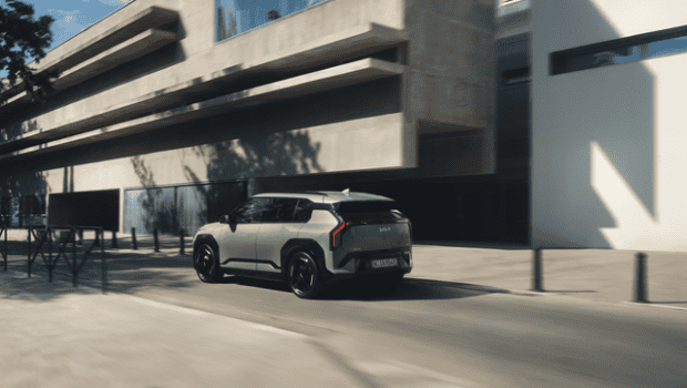 EV3_GTL_MY25_SoMe_Photography_Exterior_34RearStatic_ISO.png