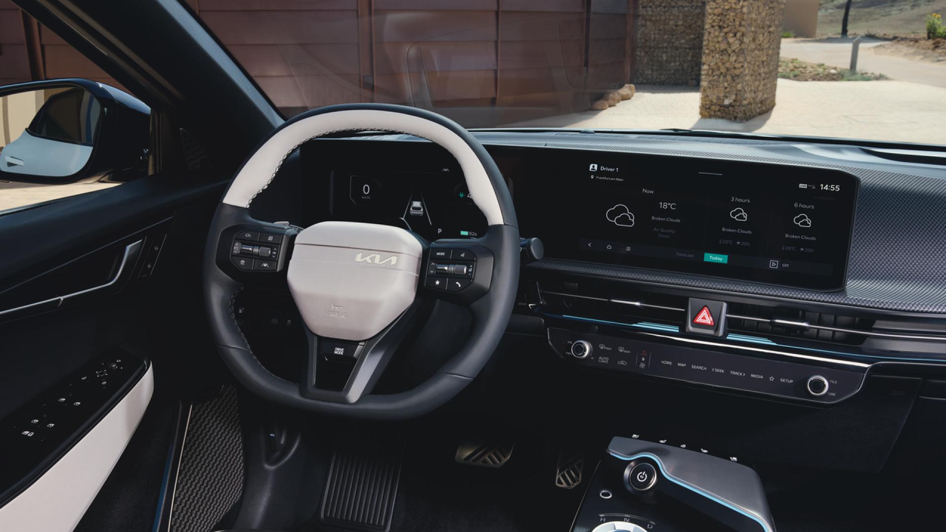 EV6_GTL_MY25_Interior_AVNT_AC_InfoDisplay_01_CMYK.jpg