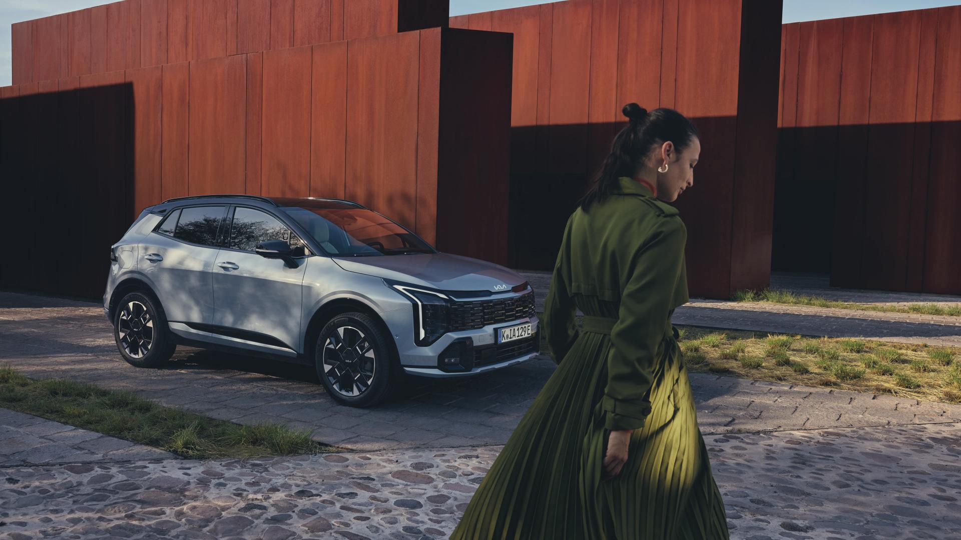 SPORTAGE_PHEV_GTL_MY26_LS_34 Front_with_Talent_CMYK (1).jpg